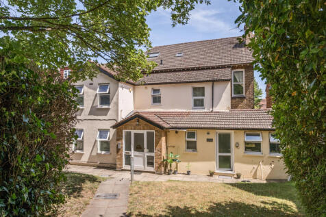 1313593-3-685e9c1...