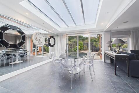 CAM01791G0-PR0211-STILL002