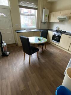 Welton Grove, Leeds, West Yorkshire, LS6 photo 5