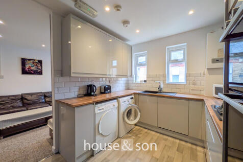 Wimborne Road, Winton photo 3