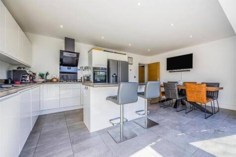 3 Dunkirk Rise, Southbourne-Small-PorticoMarketing