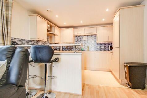 Brunel Crescent, Swindon, SN2 photo 4