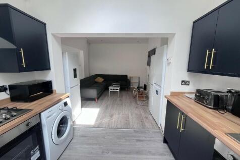Harlaxton Drive, Nottingham, Nottinghamshire, NG7 photo 2