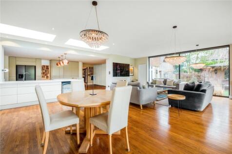 Sitting/Dining Room