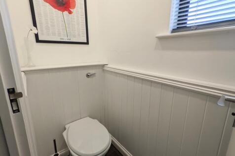 Cloakroom/wc