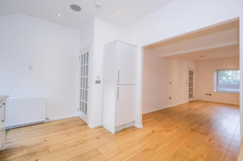 Diningroom and Kitchen alternative view