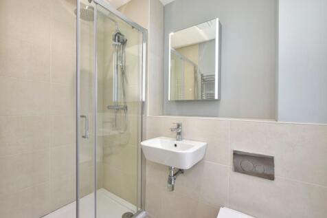 En suite to Bedroom 1