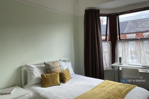3-bed terraced on Brookdale Road, Liverpool, L15, £2,080/mo