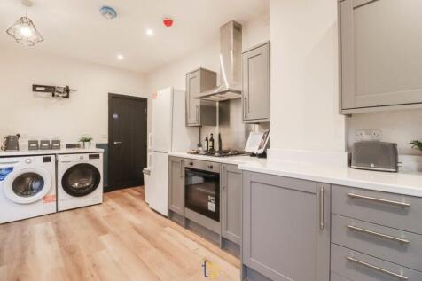 Room 5, 15 Sweetbriar Road photo 2