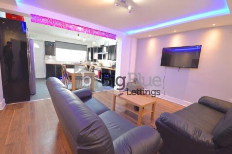 5, Brudenell Grove,PRIME LOCATION!!!! photo 3