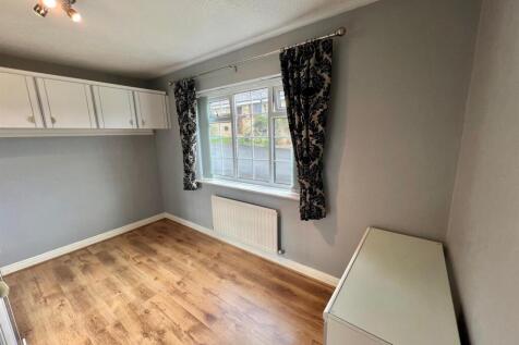 Bramleys Estate Agents - Badget Hill - Rastrick (6