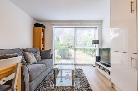 Meadow Close, London Colney, St Albans, Herts, AL2 photo 3