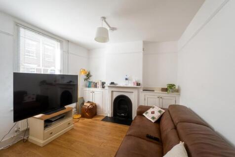 Living Room.jpg