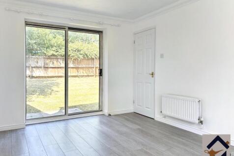 Kirkstall Place, Oldbrook, Milton Keynes photo 4