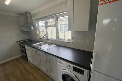 2nd Avenue, Shaws Trailer Park, Knaresborough Road, Harrogate, North Yorkshire, HG2 photo 4