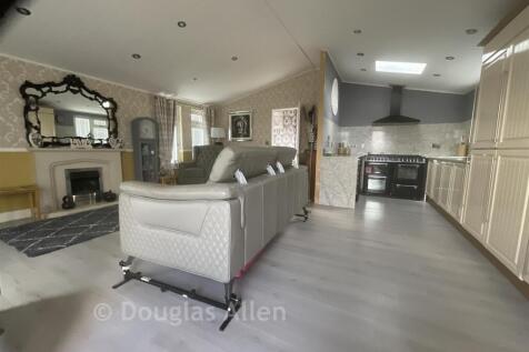 Lounge/Kitchen Area