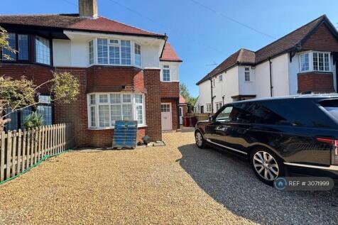 6-bed semi-detached on Elm Road, Reading, RG6, £4,800/mo