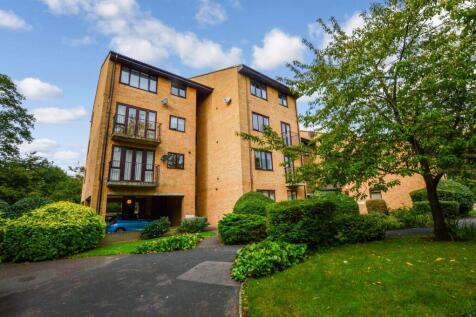 1 bed flat/apartment for rent in The Rowans, Woking, Surrey, GU22