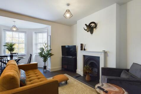 CAM01740G0-PR0155-STILL001