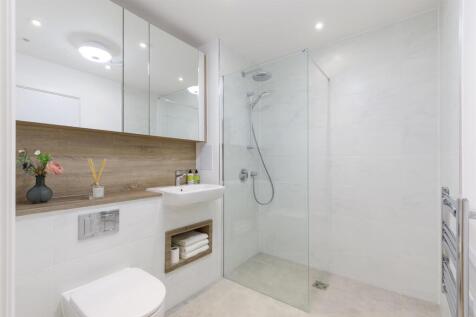 Ayrton House Shower room.jpg