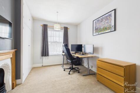 CAM01995G0-PR0357-STILL015