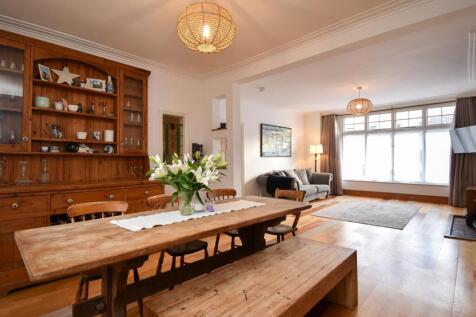 Living &amp; dining room