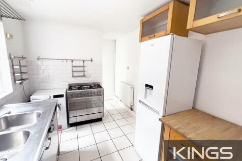 42 Earls Rd (3)lo...
