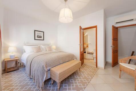 Bedroom (1)