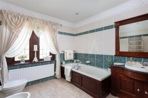 Principal Bedroom Suite