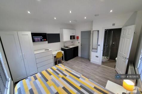 *Studio 2 Now Taken* £1099/Month