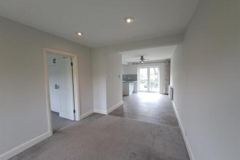 Station Approach, Esher photo 5