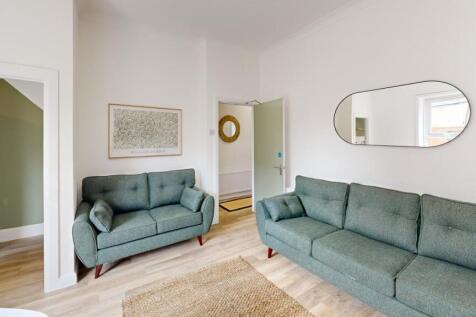 5-bed house on 60 Cardigan Terrace NE6  5NU, £693/mo