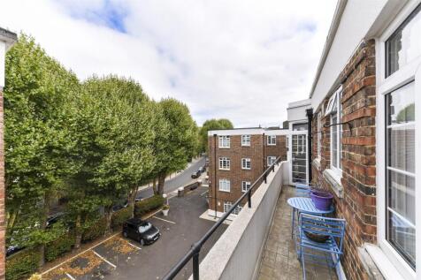 19 Greville hall-8.jpg