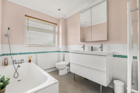 The Paddocks, Bugbrooke