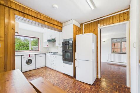 CAM01740G0-PR0442-STILL009