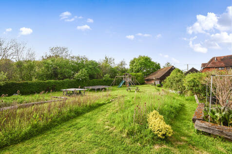 THE COTTAGE - HOG...