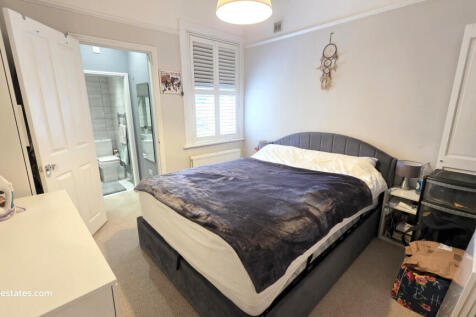 REAR BEDROOM