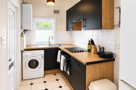 36 Beehive Road, Crookesmoor photo 2