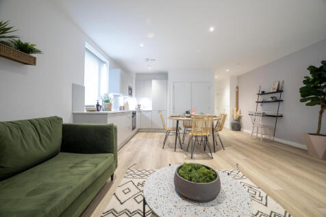 1-bed flat on The Didsbury, East Ham, £1,650/mo