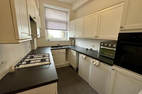 22 Marine Road West, Morecambe photo 4