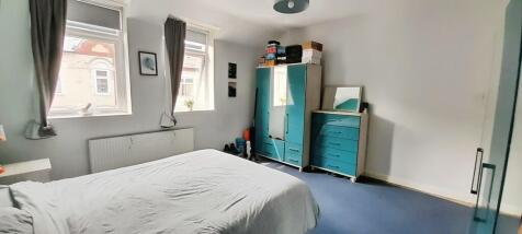 d8b83e79-WhatsApp...