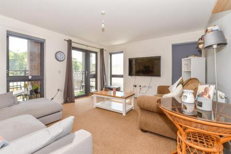 Lounge/ Diner/ Kitchen