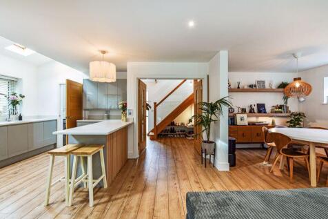 Open Plan Kitchen / Living / Dining R...