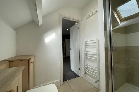 Large Double En-Suite Room, Rectory Road, Saltwell photo 5
