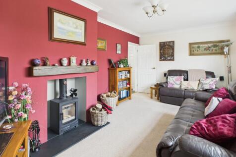 CAM02519G0-PR0326-STILL014