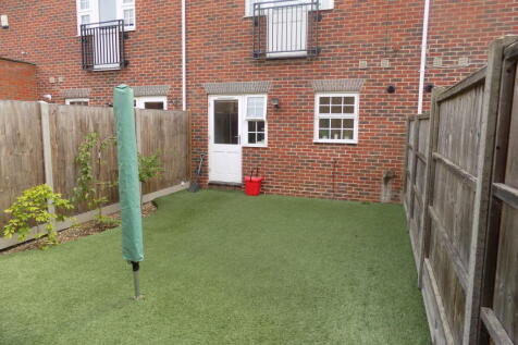 Howarde Court, Stevenage, Hertfordshire photo 2