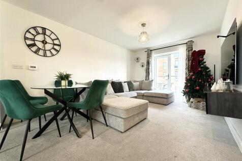 Lounge/Dining Area