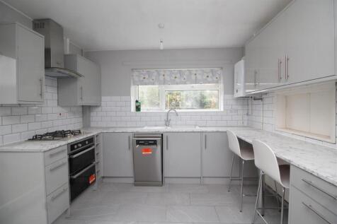 kitchen 2 .JPG