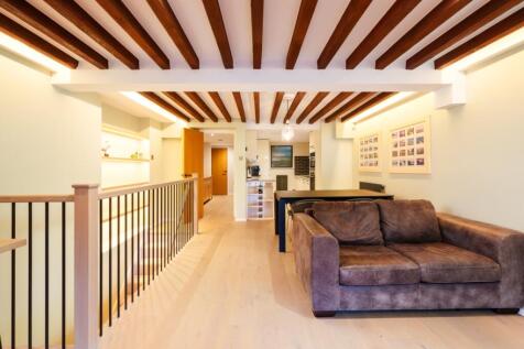 Aberdeen Wharf 1 ...