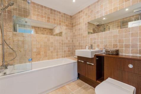 A16 - Lower Deck Warfleet Dartmouth - 250507.jpg